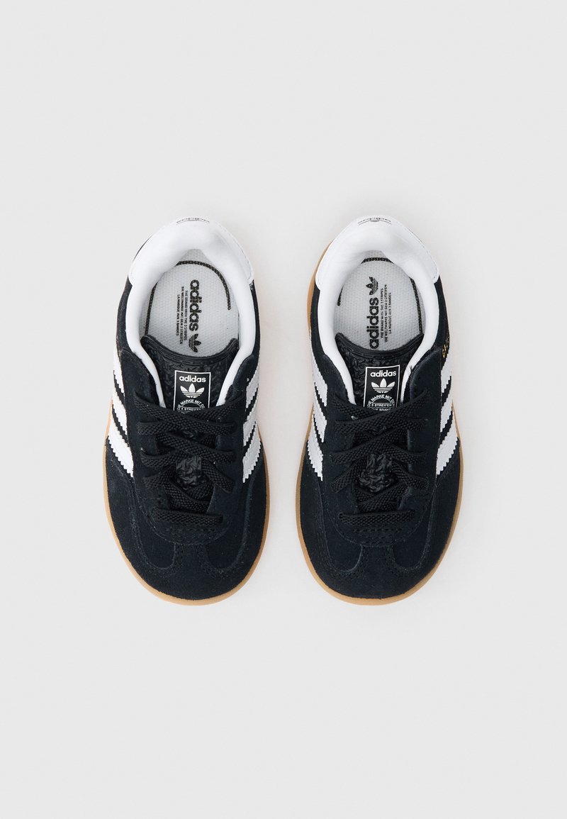 adidas Originals GAZELLE INDOOR UNISEX - Trainers - core black/white/gum/ black - Zalando.ie