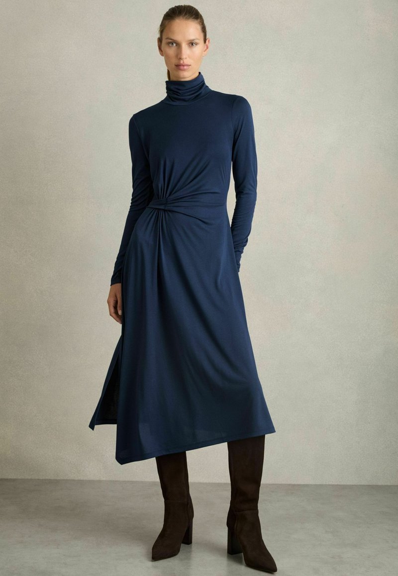 Reiss REGULAR FIT - CASEY DRAPED MIDI - Jerseykleid - blue