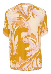 Unselected, apricot summer leaves
