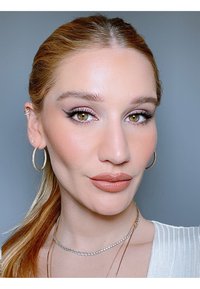 Charlotte Tilbury K.I.S.S.I.N.G - Lippenstift - nude romance/nude