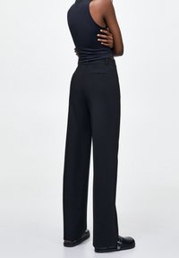 PULL&BEAR Pantaloni - black