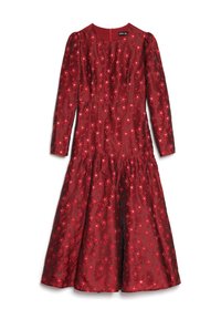 Rochie din satin roșu cu broderie florală, mâneci lungi bufante, gât rotund și fustă în volane. Închidere cu fermoar în spate, textură ușoară.