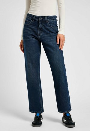 Jeans de tiro alto de color azul oscuro con un corte recto, confeccionados en denim. Presentan bolsillos delanteros y un cierre clásico de botón.