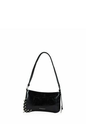 Bolso de hombro de cuero negro con detalle de cordones con ojales plateados en un lado y logotipo "BOSANOVA" en el frente.