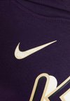 KYLIAN MBAPPE KM K NK CLUB FLC HDY -PD - Hoodie - grand purple/pale ivory/metallic gold