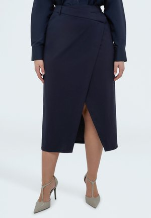 - Spódnica z zakładką