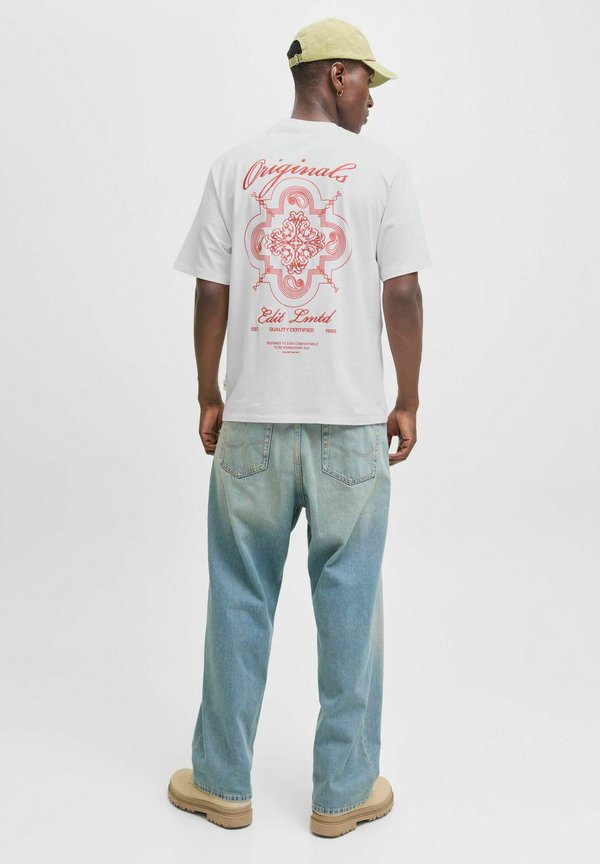 RUNDHALSAUSSCHNITT - T-Shirt print