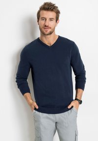bonprix MIT V-AUSSCHNITT - Maglione - blue