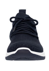 Scarpa sportiva a maglia blu navy con tomaia in tessuto, lacci e una suola bianca spessa; presenta un design testurizzato e sottili dettagli a coste.