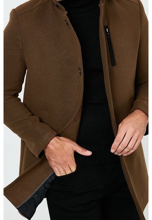 Pitkä takki - brown