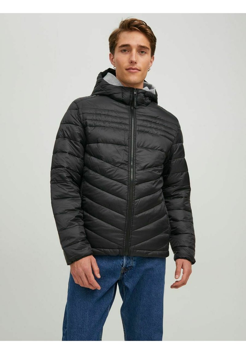 Jack & Jones WATTIERTE LEICHTE KAPUZEN Winterjacke black/schwarz Zalando.de
