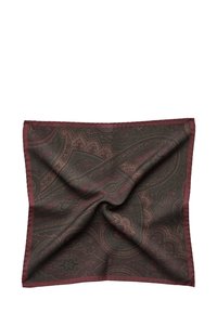 Tumma vihreä paisley-kuvioinen huivi, jossa on maroonin värinen reuna; sileä tekstuuri; hienovaraisia kuvioita, joissa on kiehkuroita ja kukkakuoseja ympäriinsä.