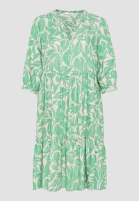 Zielono-biała sukienka do kolan z rękawami 3/4, wzorem liści, zebranym w pasie i warstwowymi falbanami u dołu.