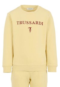 Geel sweatshirt met ronde hals, voorzien van rode "TRUSSARDI" tekst en een logo. Gemaakt van zachte stof met geribde boorden en zoom.