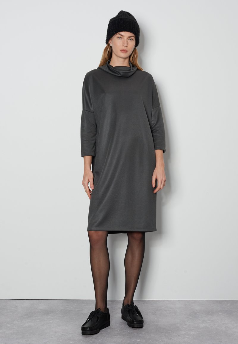 someday. QLIMTA - Vestito di maglina - silver moon