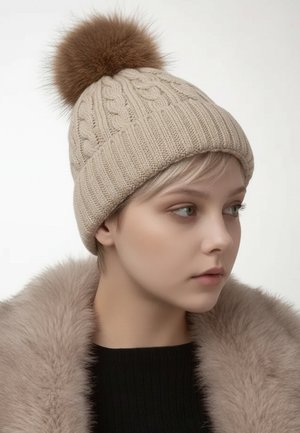 SCJ, - Czapka