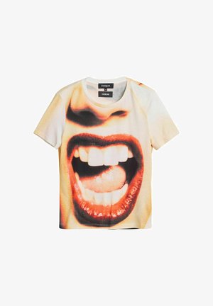 Short-sleeve white t-shirt with a large print of an open mouth showing teeth and tongue, tags reading Desigual and EGONLAB.
