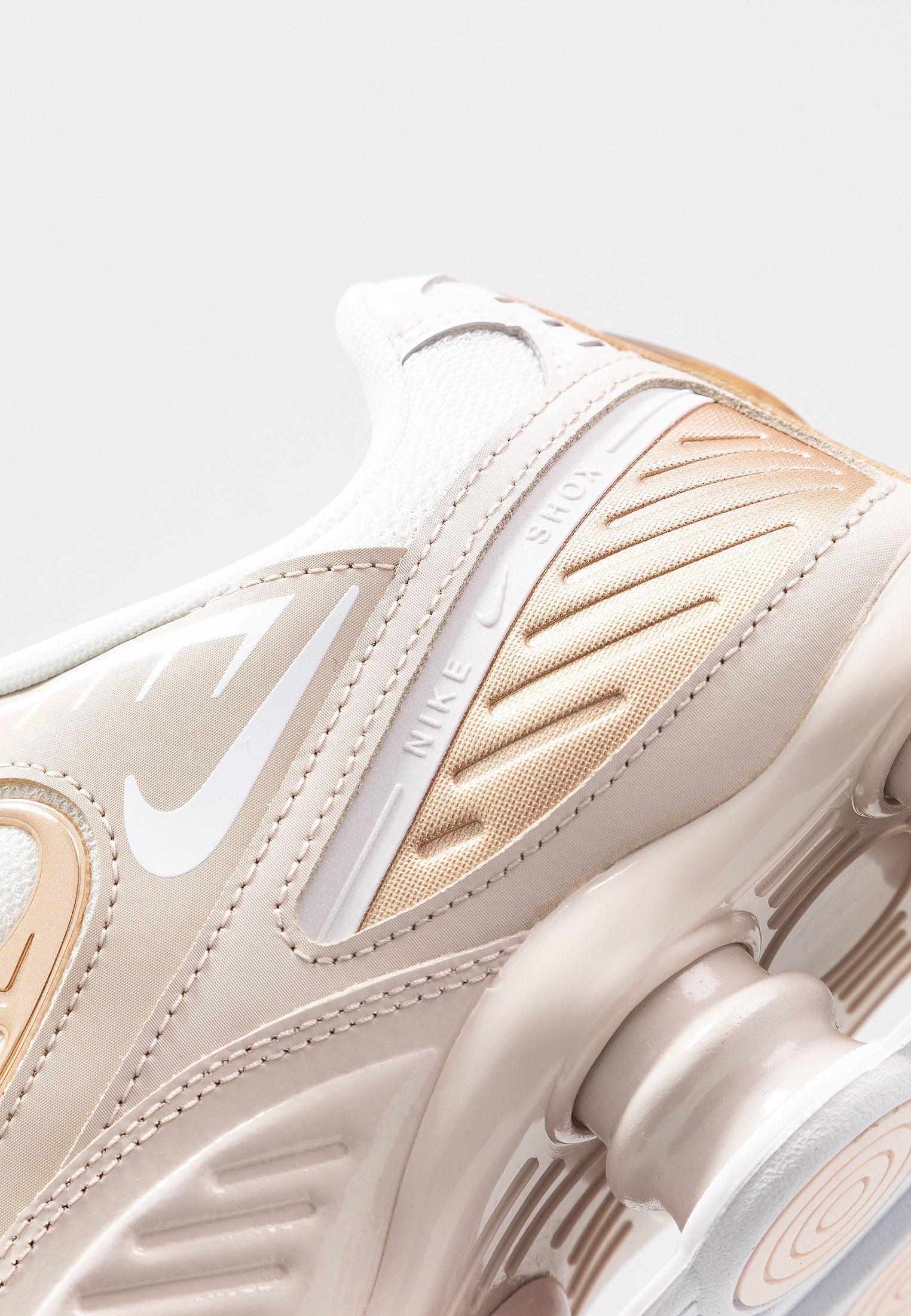 nike shox enigma white aura green rose gold