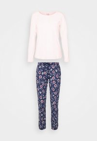 Ljusrosa långärmad topp i kombination med navyblå pyjamasbyxor med blommönster, som har dragsko i midjan och elastiska stänger.