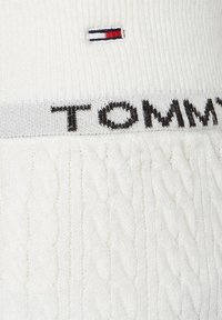 Tommy Jeans Shorts - off-white
