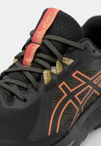 ASICS GEL-SONOMA 8 GTX - Trail hardloopschoenen - black/dark pink clay