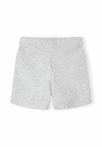 Shorts en tissu côtelé gris clair avec ceinture élastique, conçus pour un usage décontracté.