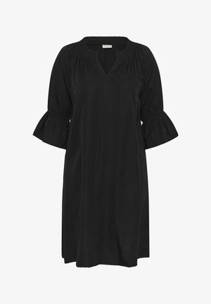 Crna haljina dužine do koljena s proširenim rukavima do tri četvrtine, naboranim vratom i malim V-obrubom sprijeda.