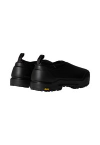 The North Face BASE CAMP WP MULE - Zapatos sin cordones - tnf black tnf black
