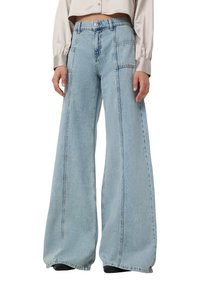 Terranova NERVATURE - Jeans a zampa - blu denim chiaro