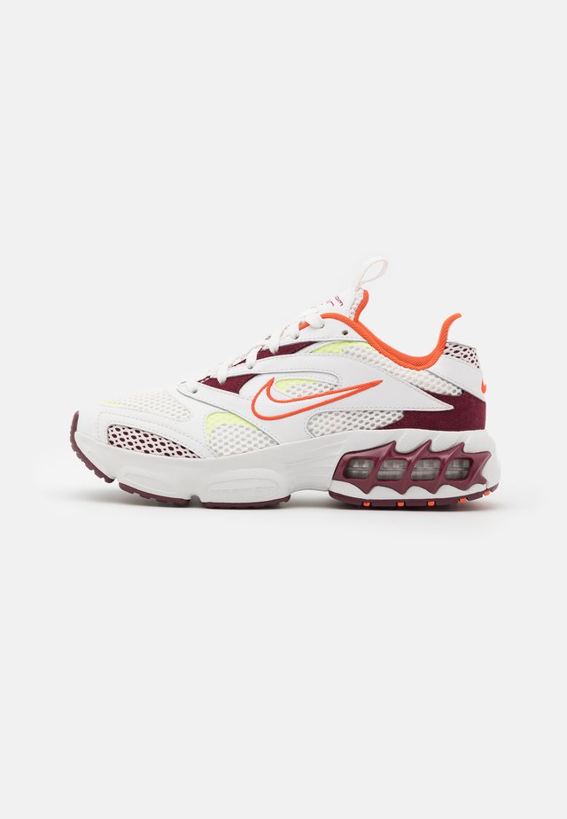 ZOOM AIR FIRE - Sneaker low - dark beetroot/summit white/orange/light lemon twist