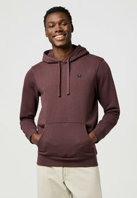 Wrangler SIGN OFF - Felpa con cappuccio - mahogany
