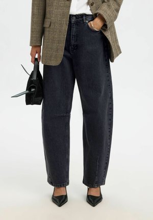 MID WAIST - Traperice opuštenog kroja - medium grey denim