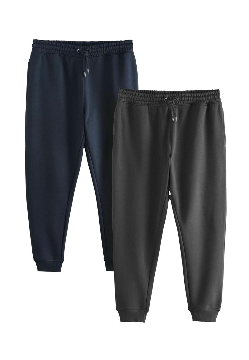 Zwei Paare Jogginghosen: eine in Marineblau und eine in Dunkelgrau, beide aus weichem Stoff mit elastischen Taillenbündchen und eng zulaufenden Beinen.