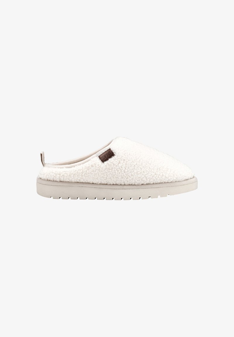 Λευκό παντόφλα slip-on με υφασμάτινη επάνω επιφάνεια από fleece με υφή, μπεζ ελαστική σόλα και μικρή καφέ ετικέτα με το λογότυπο Esprit στο πλάι.