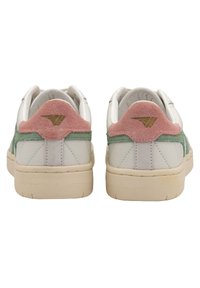 Gola BASKETS MODE - Baskets basses - blanc