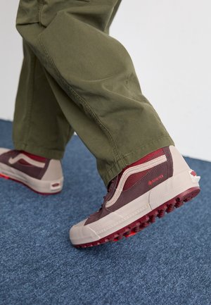 MTE SK8-HI GORE TEX UNISEX - High-top trainers - bitter chocolate