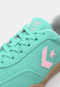 Converse RUN STAR TRAINER - Αθλητικά παπούτσια - light aqua spark/light jellyfish jitter/egret