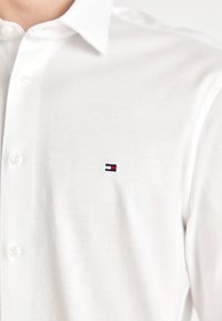 Thumbnail Image 7