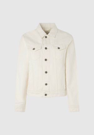 Bijela traper jakna s ovratnikom, prednjim džepovima na prsima i tamnim dugmadima. Ima strukturirani kroj i vidljive šavove.