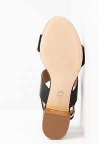 Tory Burch Sandali - black