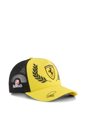 Żółto-czarna siatkowa czapka z logo Ferrari, gałązkami wawrzynu, naszywką UniCredit i podpisem na daszku.