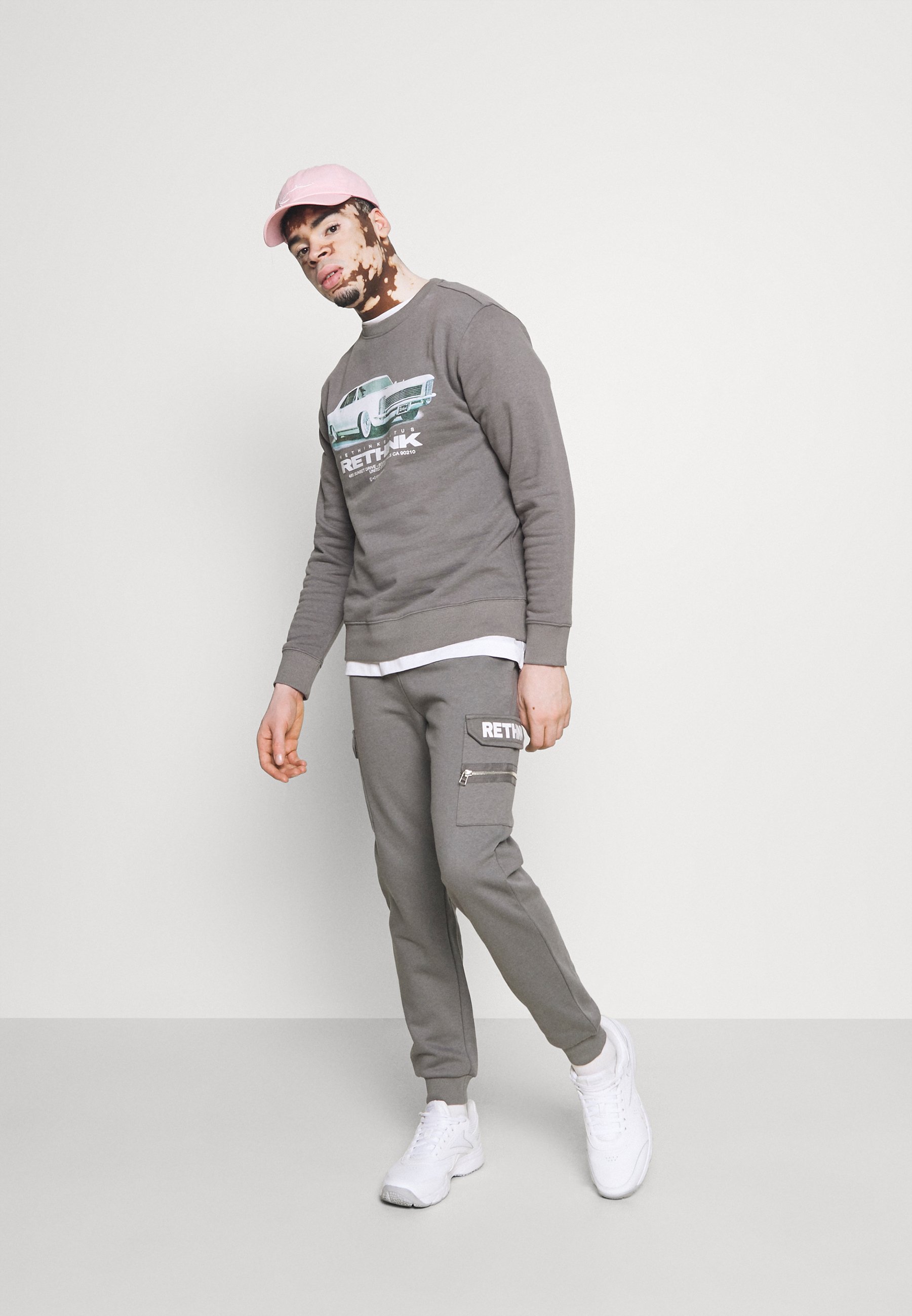 RETHINK Status CREWNECK UNISEX - Felpa con zip - quiet shade/grigio scuro -  Zalando.it