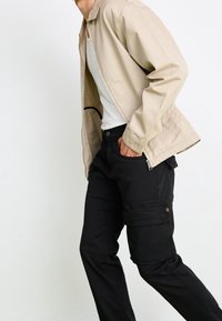 Alpha Industries Kapsáče - black