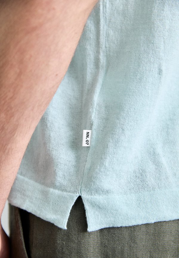 RYAN  - Polo shirt - winter sky3