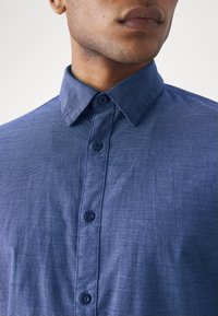 Selected Homme SLHSLIMFREDDIES - Camisa - dark sapphir