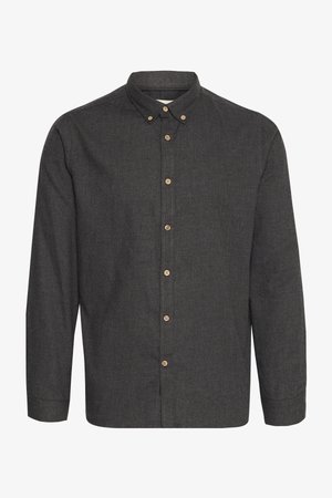 Tamnosivi košulja dugih rukava od teksturirane tkanine, s ovratnikom i smeškastim dugmadima duž prednje strane.