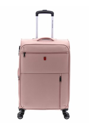 Maleta de color rosa claro con carcasa rígida, ruedas negras, un mango retráctil y un bolsillo frontal con cremallera. Incluye logotipo de la marca en la parte delantera.