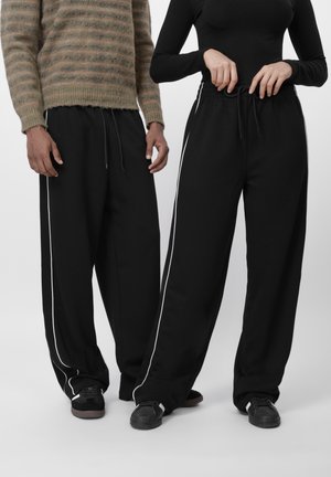 SCUBA CONTRAST PIPING JOGGER UNISEX - Παντελόνι φόρμας - black