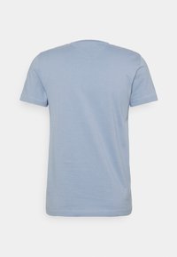 Tommy Hilfiger TOMMY LOGO TEE - T-shirt estampada - daybreak blue