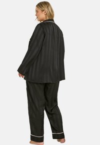 Yours Clothing STRIPE SET - Nattplagg set - black